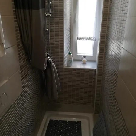 Mariposa Nyaraló Trieszt